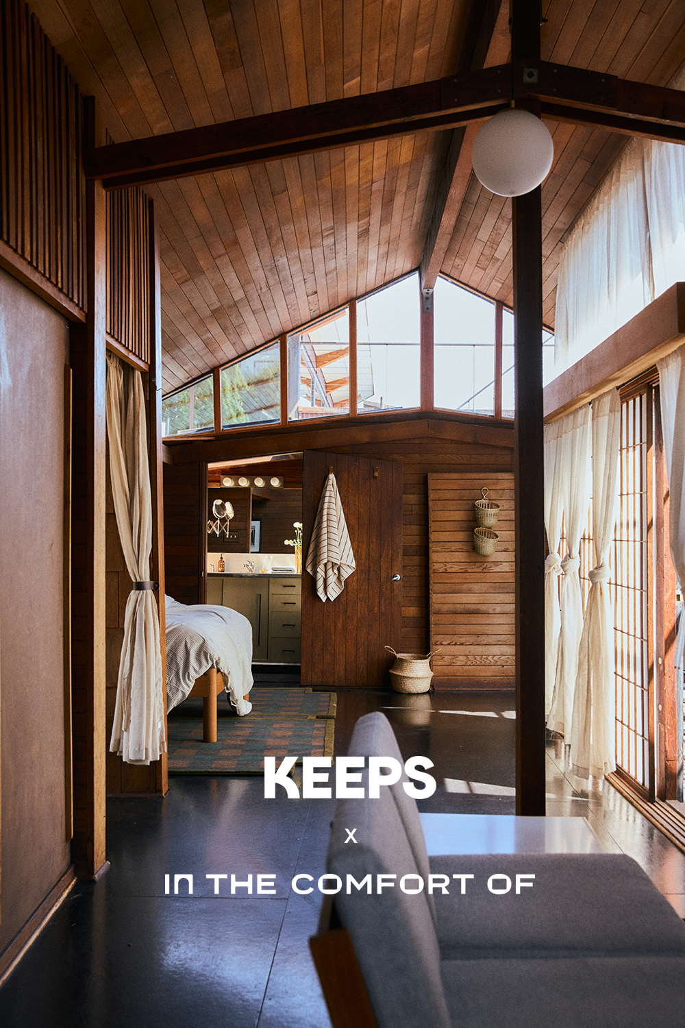 A Seattle Houseboat Where Vintage and Contemporary Furniture Meet